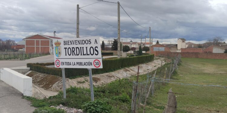 Tordillos y Santiago de la Puebla se «rebelan» contra el cierre de su última sucursal bancaria