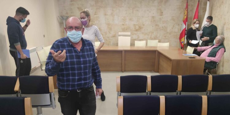 El alcalde de Babilafuente niega que tenga un pacto con el PP