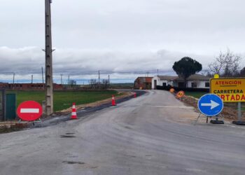 Tordillos mejorará su acceso desde la carretera de Alba con una inversión de    281.000 euros aportada por la Diputación