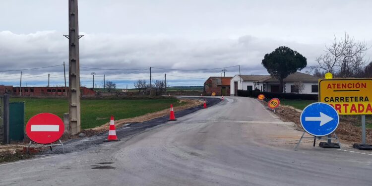 Tordillos mejorará su acceso desde la carretera de Alba con una inversión de    281.000 euros aportada por la Diputación