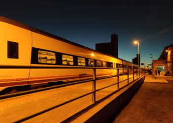 Renfe recupera los servicios ferroviarios de Media Distancia entre Salamanca y Madrid