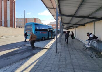 El PP de Peñaranda denuncia la tardanza en el pago de ayudas a los libros de texto y transporte del estudiante