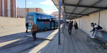 El PP de Peñaranda denuncia la tardanza en el pago de ayudas a los libros de texto y transporte del estudiante