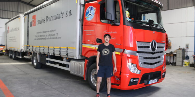 Antonio Martín, profesional del Transporte: «Estamos viviendo la huelga del sector con un poco de escepticismo y miedo»