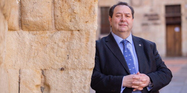 Benjamín Crespo, presidente de la Cámara de Comercio de Salamanca: «Cada vez son más los empresarios que toman conciencia del valor de digitalizarse»