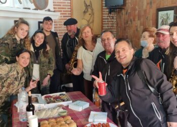 Los quintos de Cantalapiedra ponen fin a su fiesta con la animación de la charanga Dale Kaña 2.0