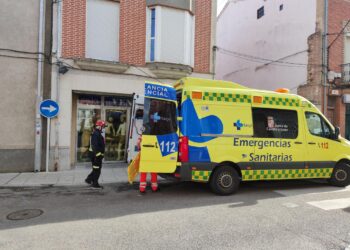 Rescate en Peñaranda a un joven que había caído al patio interior de un edificio entre las calles Carmen y Cerrajeros