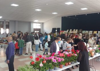 Babilafuente y Villoruela abren la campaña solidaria de Las Villas con rastrillos y puestos de flores