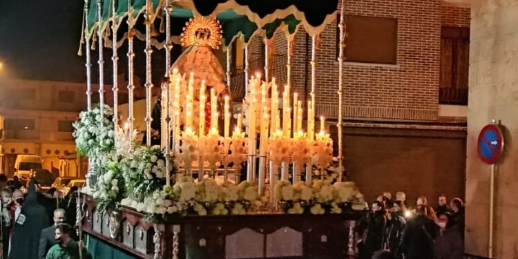 El sueño verde Esperanza vive su primera y emocionante «Madrugá» en la Semana Santa de Peñaranda