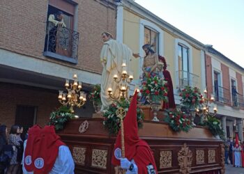 El Santo Entierro, de Peñaranda, muestra la grandeza y evolución de la Semana Santa local