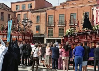 Peñaranda vive la alegría de la Resurrección de Cristo con un multitudinario encuentro en la plaza