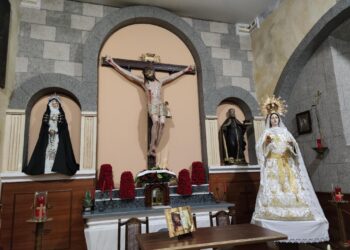 El Cristo del Humilladero vuelve a presidir su ermita en Peñaranda tras la restauración de la imagen y las procesiones