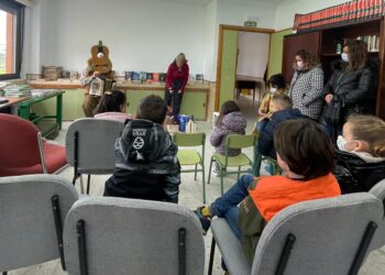 Aldeaseca de la Frontera conmemora el Día del Libro con un cuentacuentos en la biblioteca
