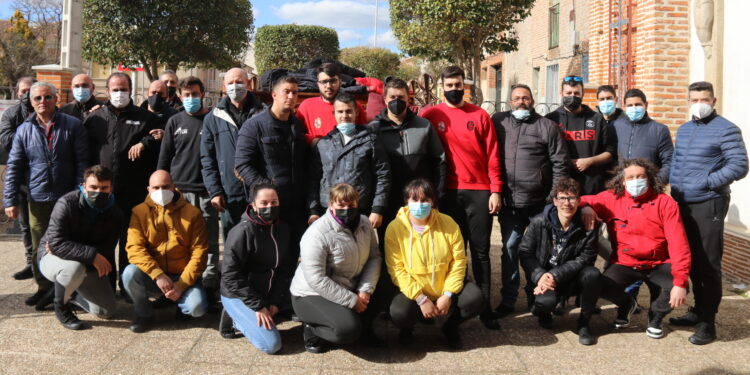 El Humilladero, de Peñaranda, ensaya a la espera del regreso del Santo Cristo tras su restauración