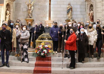 Peñaranda, fiel a la tradición del Domingo de Lázaro en torno al Santo Cristo de la Cama