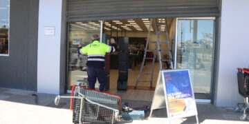 Los asaltos de madrugada a tres empresas de Peñaranda dejan importantes destrozos en las instalaciones