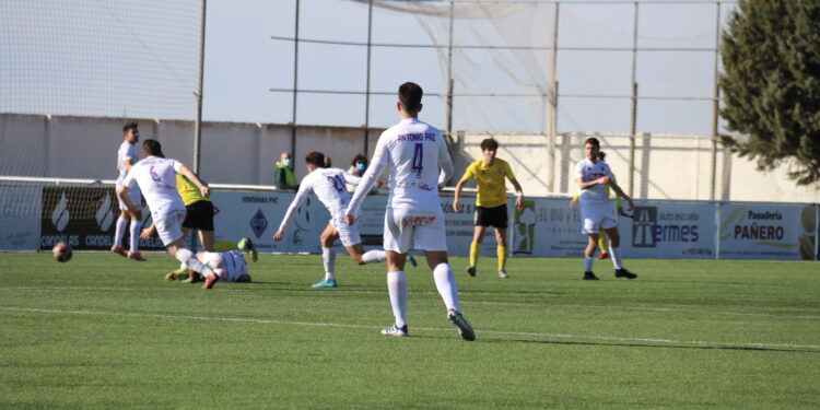 Peñaranda y Mojados resuelven su «duelo» con un empate en el estadio municipal «Luis García»