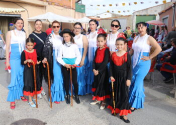 Villar de Gallimazo retoma su Feria de Abril con baile por sevillanas en una intensa jornada festiva