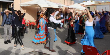 Villar de Gallimazo retoma su Feria de Abril con baile por sevillanas en una intensa jornada festiva