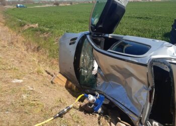 Bomberos de Peñaranda intervienen en un aparatoso accidente de tráfico en Garcihernández