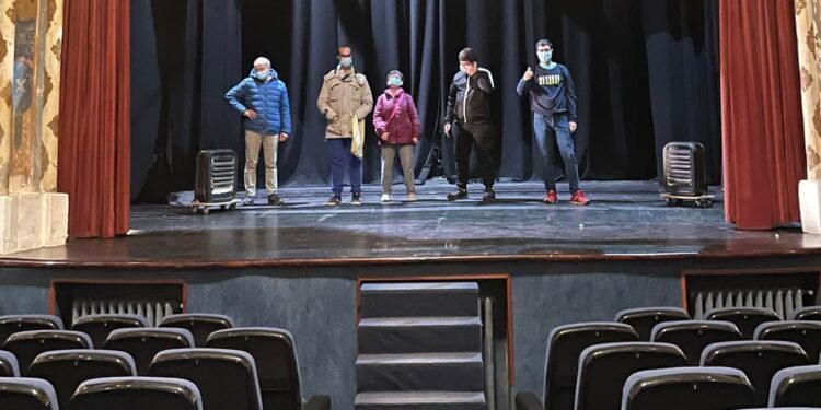 Acomunidad toma la iniciativa para salvar el cine en Peñaranda ante el inminente peligro de su cierre