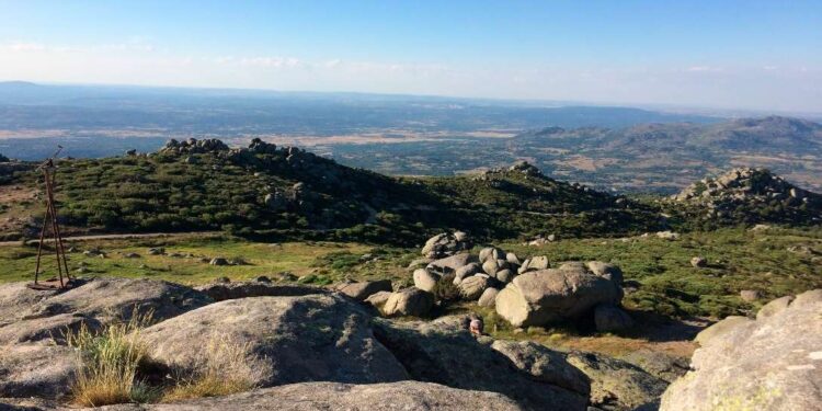 La Federación de Deportes de Montaña y el club Salandar organizan un campamento infantil y juvenil en la Sierra de Béjar
