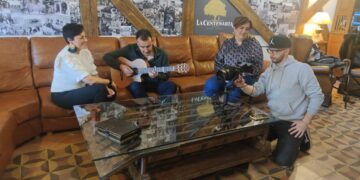 Alaraz acoge la grabación del primer videoclip del grupo Arena con su canción «Tentar a la suerte»