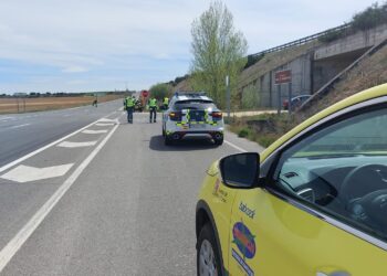 Un aparatoso choque entre un turismo y un camión deja un herido de 84 años en Cordovilla