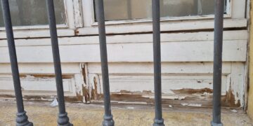 El PP de Peñaranda reclama la reparación de puertas y ventanas en el edificio del teatro Calderón y centro social