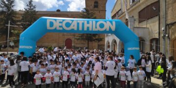 La carrera solidaria de Las Villas a favor de Ucrania llena de animación y deporte las calles de  Babilafuente