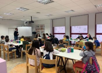 Éxito de participación en el taller de ilustración infantil impartido en Peñaranda por Ruth Rodríguez Castro