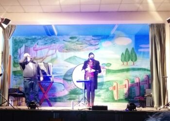 Los mayores de Villaflores renuevan su junta directiva y disfrutan de una animada tarde con merienda y magia