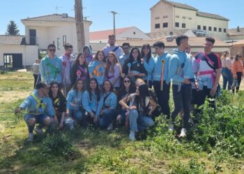 Los quintos 2001,2002 y 2003 de Babilafuente corren las cintas con la animación de la charanga Dale Kaña 2.0
