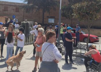 Vecinos de los pueblos de Las Villas retoman su marcha solidaria a pie, en bicicleta, a caballo y hasta con mascota