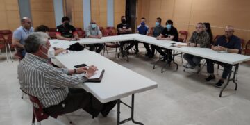 La Hermandad de Cofradías de Peñaranda mantiene una reunión con la banda de cornetas y tambores para debatir su futuro