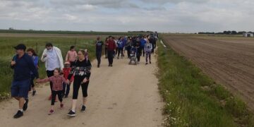 La V edición del Paseo Saludable vuelve a Paradinas de San Juan con un éxito de participantes de todas las edades