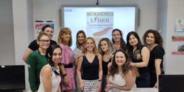 Finaliza el curso de Inglés Empresarial impartido en la academia Líder de Peñaranda y con una duración de 60 horas lectivas