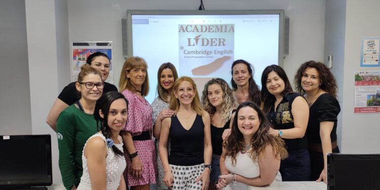 Finaliza el curso de Inglés Empresarial impartido en la academia Líder de Peñaranda y con una duración de 60 horas lectivas