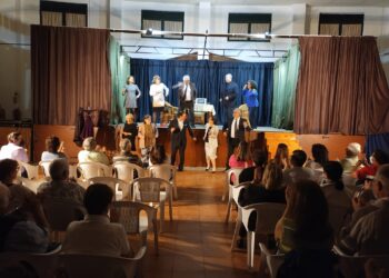 Los vecinos de Villoruela disfrutan del teatro en plena cuenta atrás para las fiestas en honor del Cristo de la Esperanza