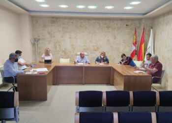 El pleno de Babilafuente aprueba ayudas municipales para material escolar dirigidas a alumnos de Infantil y Primaria