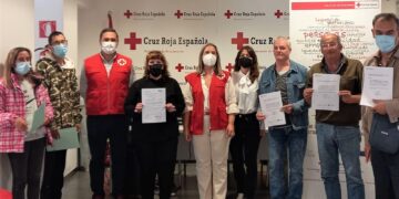 Cruz Roja forma en Peñaranda a 13 personas en limpieza de superficies y mobiliario en edificios y locales