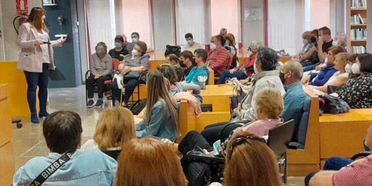 Una charla sobre autoestima automática cierra en Peñaranda el programa «Provincia Universitaria»