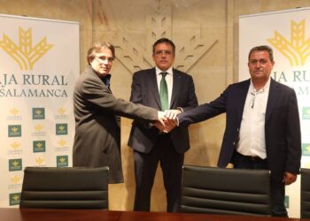 Caja Rural de Salamanca renueva el convenio con la Asociación de Taxistas Radio Auto Taxi de Salamanca