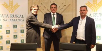 Caja Rural de Salamanca renueva el convenio con la Asociación de Taxistas Radio Auto Taxi de Salamanca