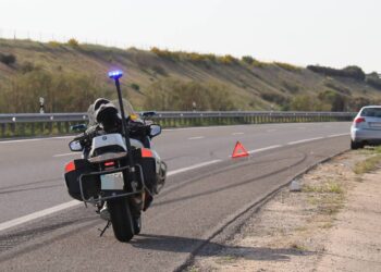 Un peñarandino sale ileso de un aparatoso accidente por alcance en la autovía A-50 en Gimialcón