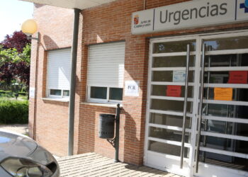 La familia de un paciente de 52 años que falleció de un infarto en el centro de salud de Peñaranda denuncia la falta de medios