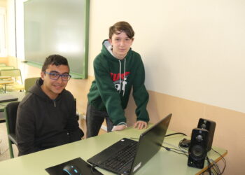 Dos alumnos del IES Germán Sánchez Ruipérez, de Peñaranda, triunfan con su proyecto de «Pistachos Bracamonte»