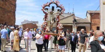 Vuelve a Villoruela la tradicional subasta en celemines de los banzos del Santo Cristo de la Esperanza