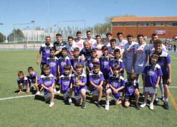 Empate para el Peñaranda ante el Fabero y pasillo de honor para los campeones del Prebenjamín A en el «Luis García»