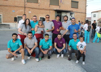 Las peñas devuelven la animación y colorido a las fiestas de San Isidro en Aldeaseca de la Frontera